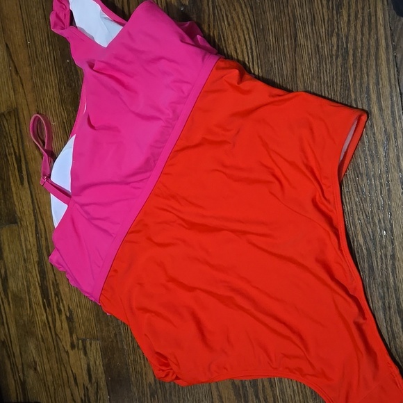 Gabi Fresh X Eloquii One Shoulder Swimsuit Size 24 - Picture 4 of 6